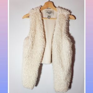 🤍American Rag Faux Fur Vest🤍